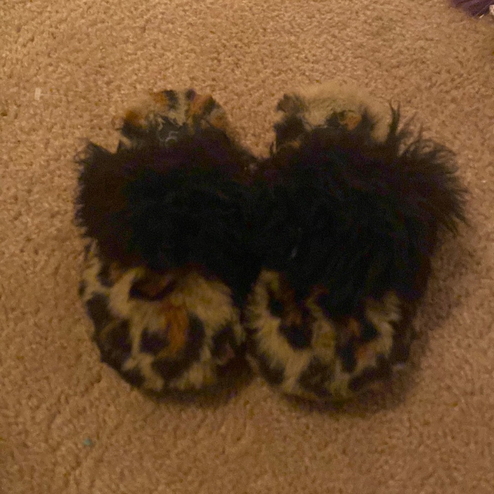 Used little girl Ugg slippers size 12